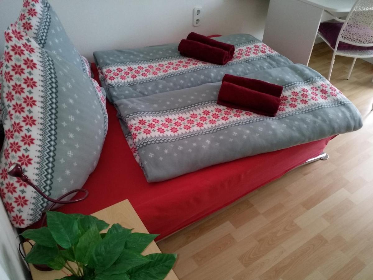 Ferienwohnungen Wie Im Sueden Großostheim Екстериор снимка