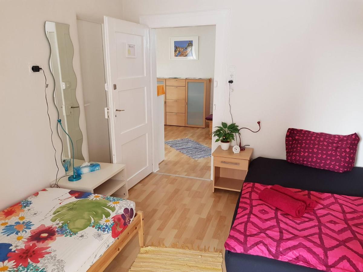 Ferienwohnungen Wie Im Sueden Großostheim Екстериор снимка