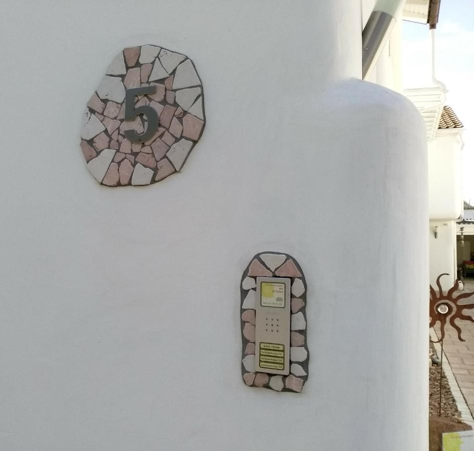 Ferienwohnungen Wie Im Sueden Großostheim Екстериор снимка